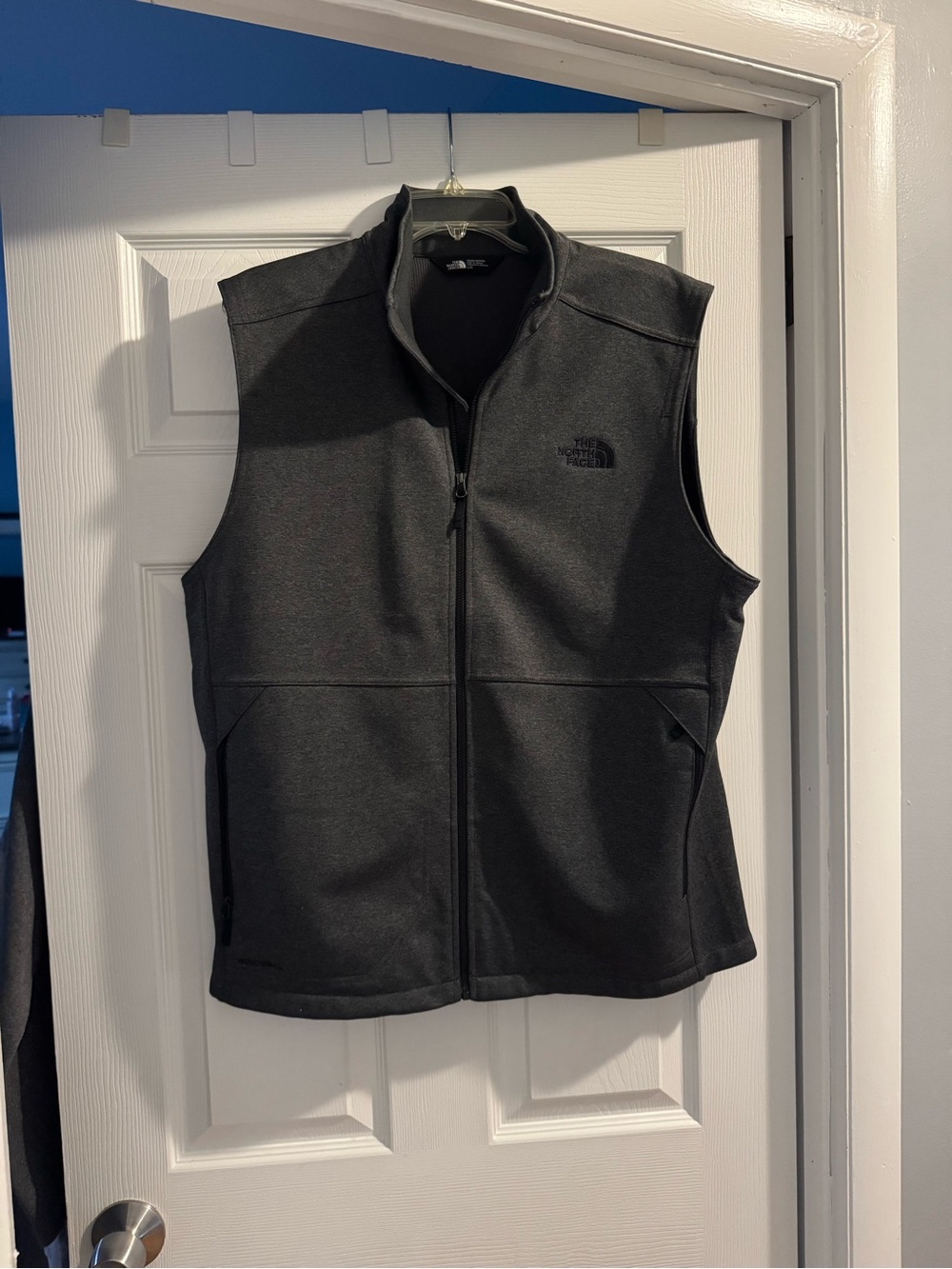 The North Face Men's Charcoal Black Full-Zip Vest